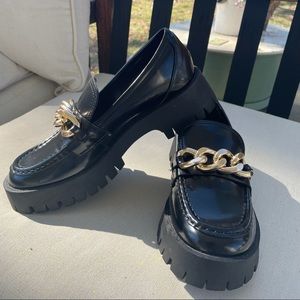 Guess Platform Chunky Loafer Size 7